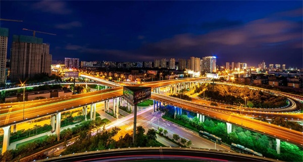 從業(yè)亮化設(shè)計應(yīng)當具備哪些亮化資質(zhì)？必須配備什么人員？